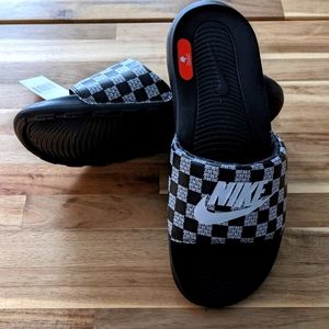 NEW Nike Victori One Slides